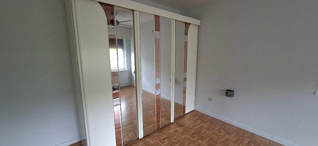 Vintage schuifdeurkast met spiegelpanelen, Ophalen, Met deur(en), Gebruikt, 200 cm of meer