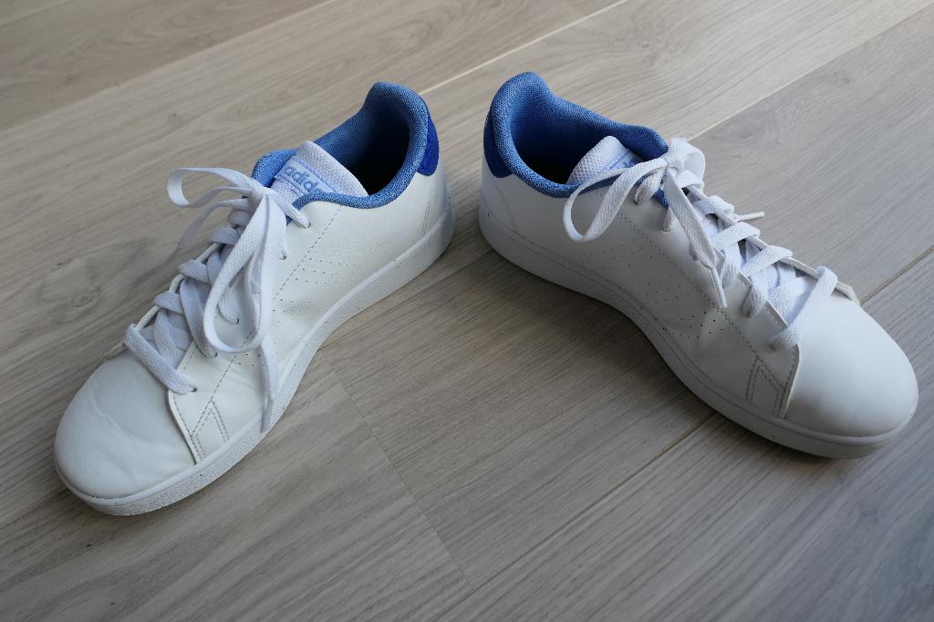 Sneakers Adidas (m38), Sport en Fitness, Tennis, Ophalen of Verzenden, Zo goed als nieuw, Schoenen, Adidas