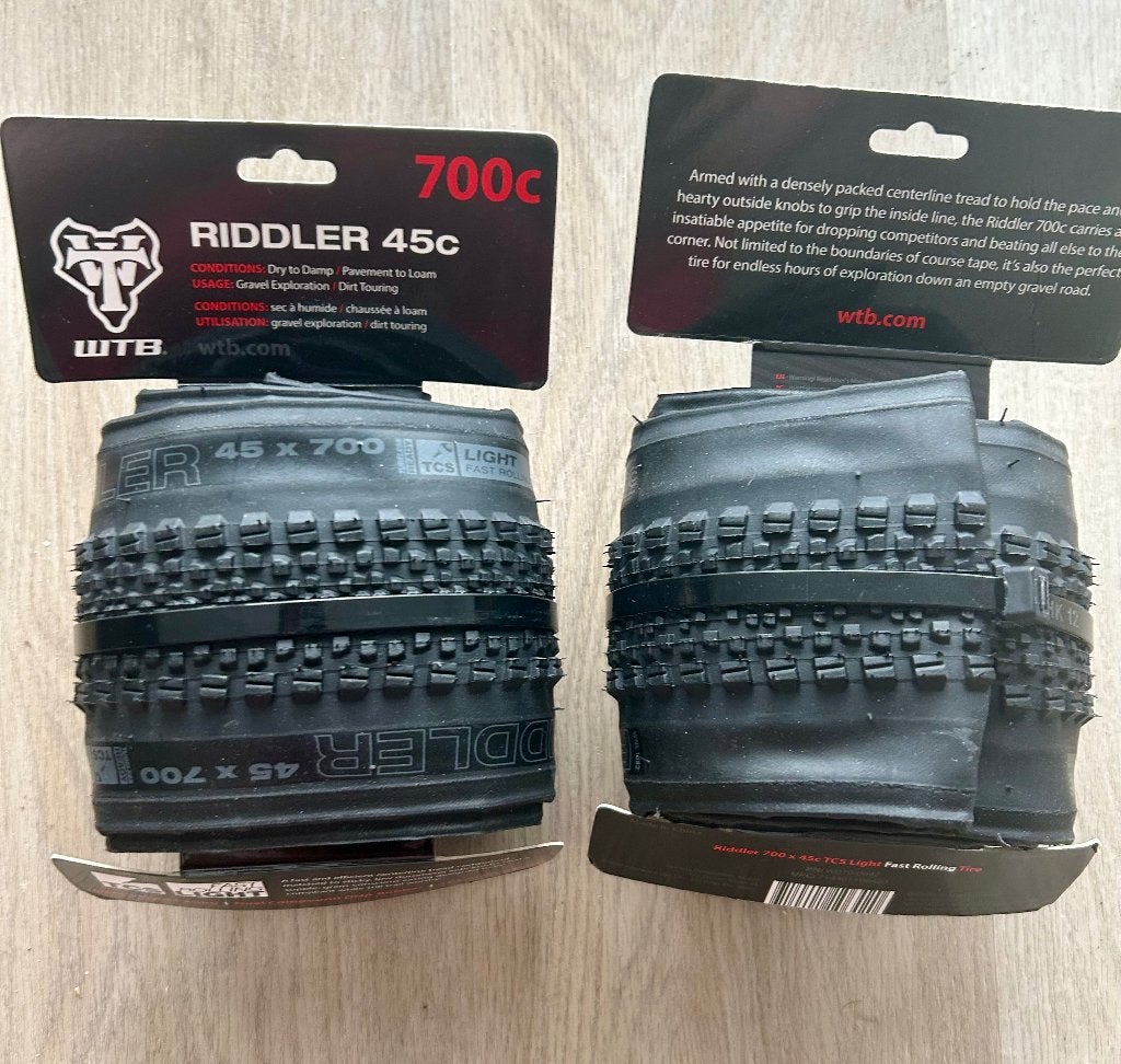 Set WTB Riddler TCS Tubeless 700C x 45 gravel noir, Vélos & Vélomoteurs, Neuf, WTB, Caoutchouc, Pneu