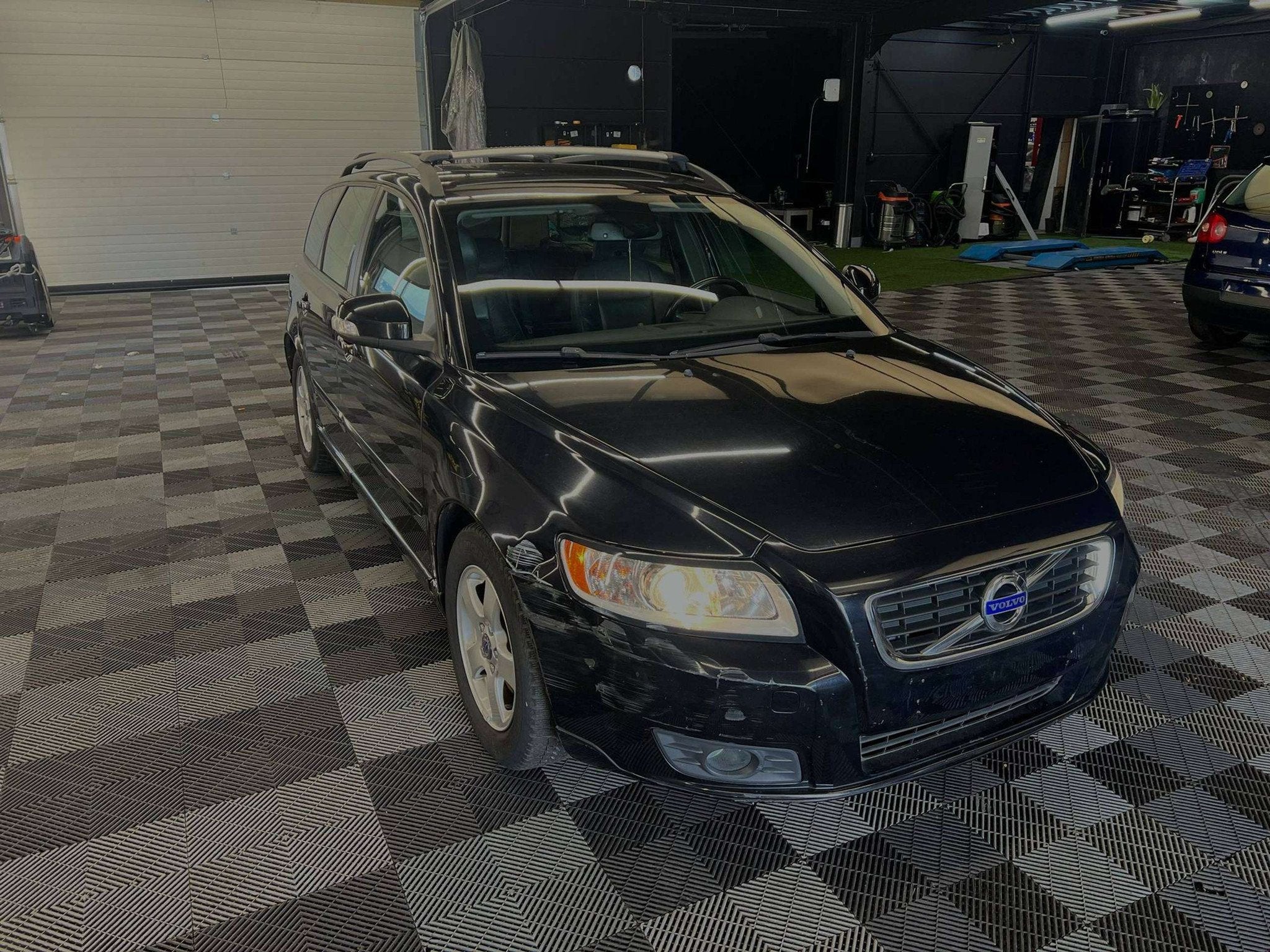 Volvo V50 1.6d EURO 5 bj. 2010 5deurs 200423km, Autos, https://public.car-pass.be/vhr/a5f43aa3-57d7-4d93-bfd8-29f6abc3a591, Achat