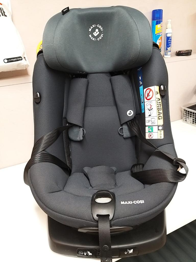 Siège auto noir pour enfants marque maxi cosi isofix 1, Enfants & Bébés, Sièges auto, Isofix
