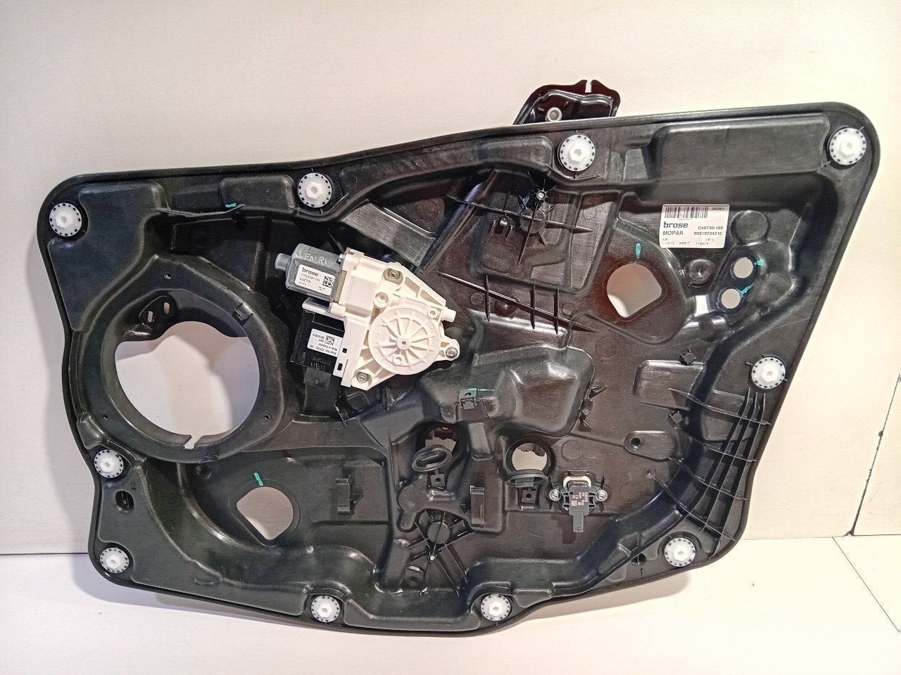 Raammechaniek elektrisch rechts voor Fiat 500X, Onderdelen@venauto.nl, Van der Ven Autorecycling B.V., Ettenseweg 76, 4706 PB Roosendaal, The Netherlands
