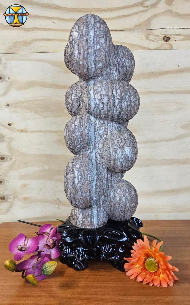 Decoratieve kalkstenen sculptuur op voet (draken eieren), Ophalen of Verzenden