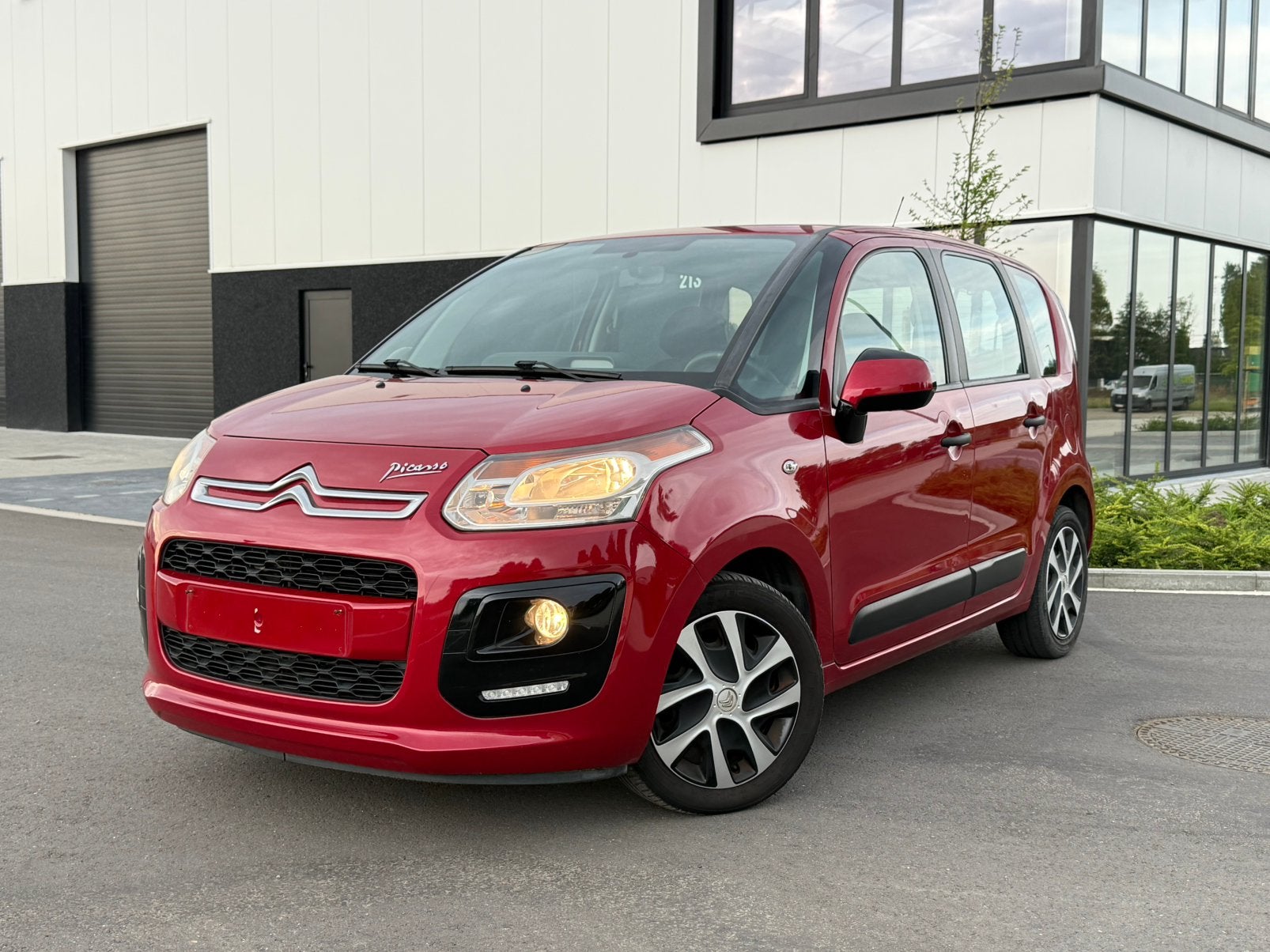 Citroën C3 Picasso - 1.4 Essence - Garantie 12M, Autos, Rouge, Euro 5, Achat, Entreprise