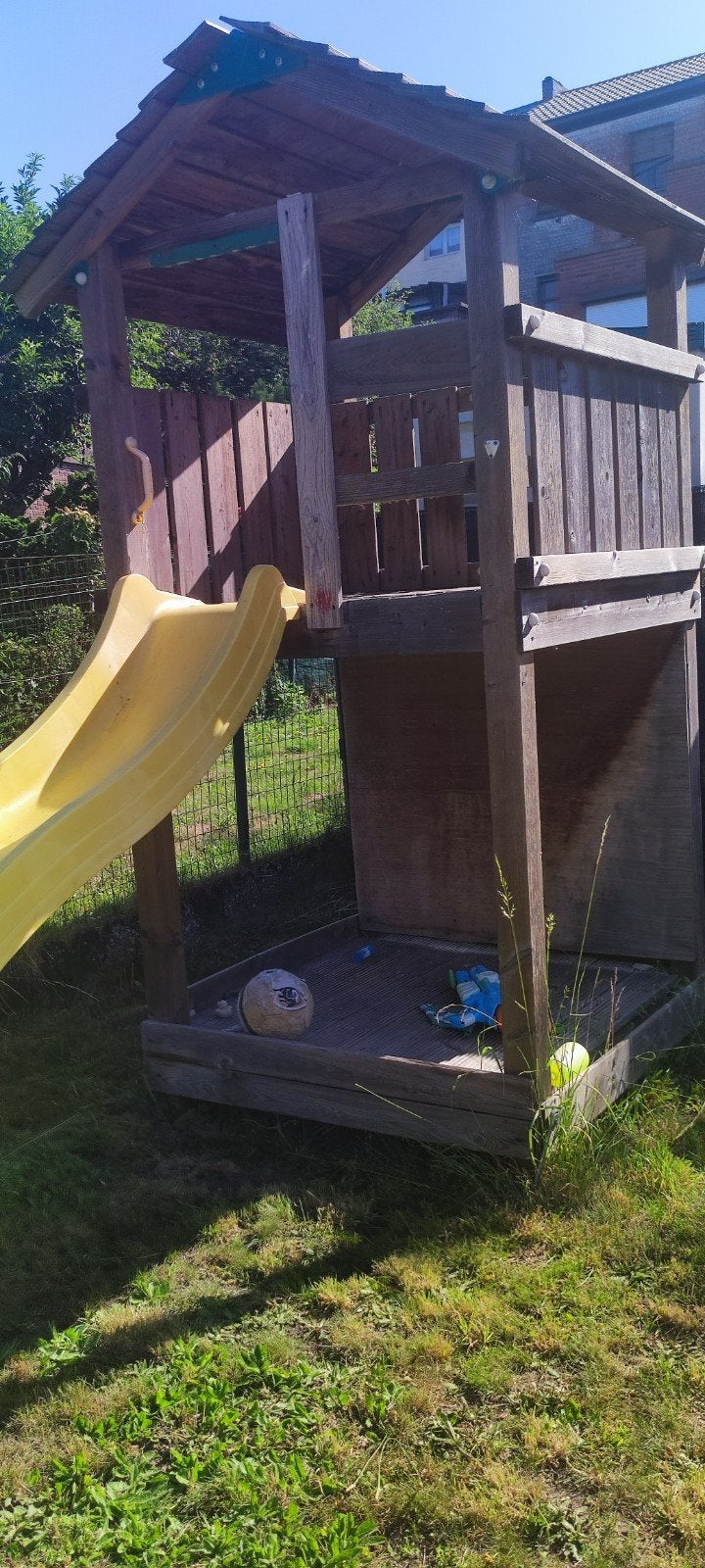 Speelhuisje jungle gym, Ophalen