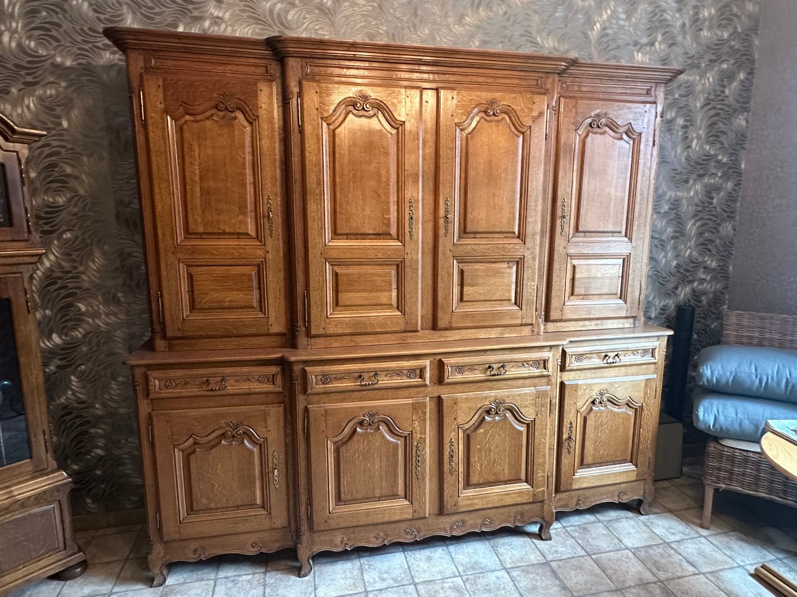Ancien buffet, Enlèvement