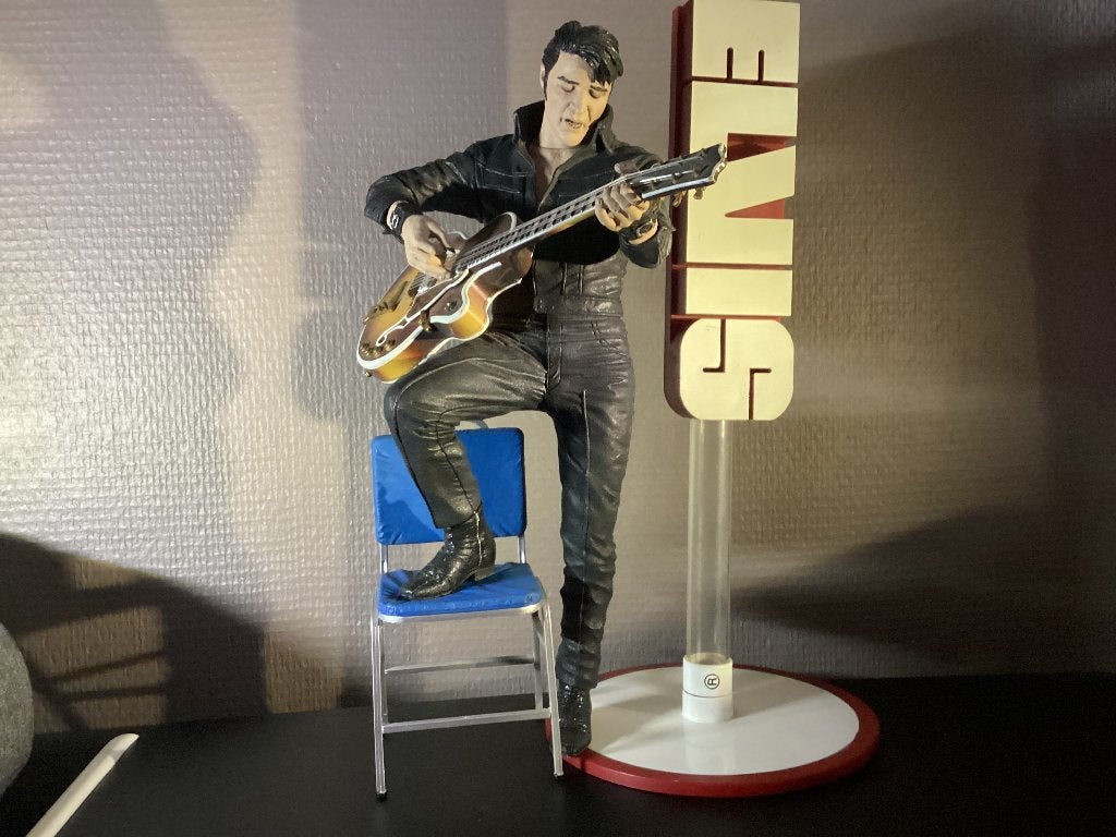Elvis comeback special 1968 van 12 inch McFarlane, Enlèvement