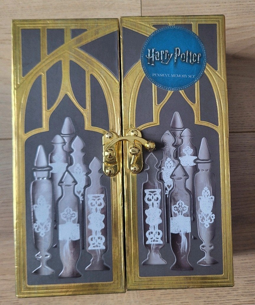 Coffret Souvenirs Harry Potter Pensine, Journal, Baguette, Ophalen of Verzenden, Zo goed als nieuw, Boek of Poster