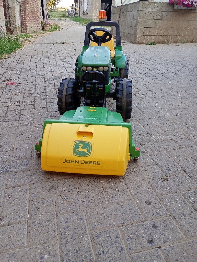 Rolly toys traptractor en borstel, Ophalen, Gebruikt, Trapvoertuig