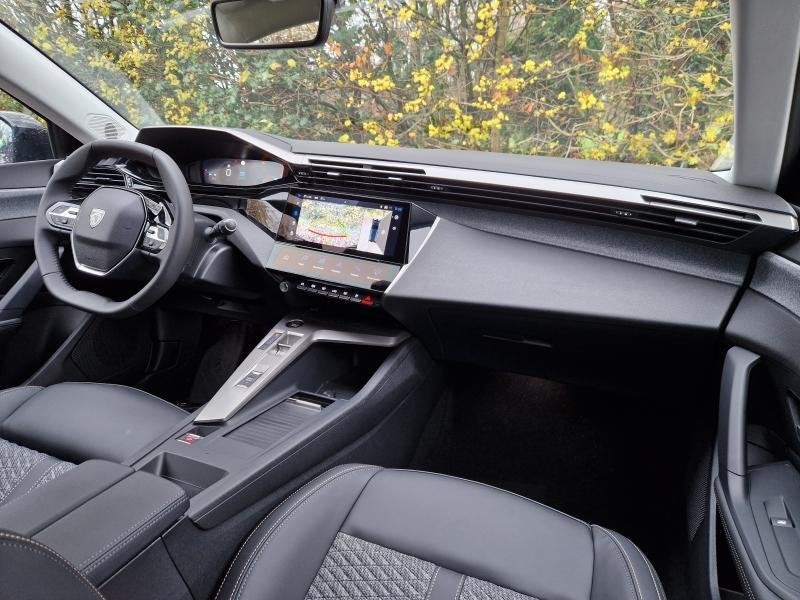 Peugeot 308 III & e- Allure, 1199 cc, Parkeersensor, 136 pk, 107 g/km