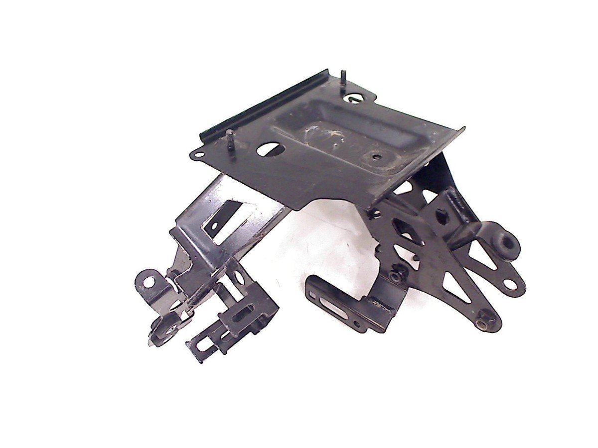 CARENAGE SUPPORT (UPPER) Yamaha X-Max 125 (01-1970/-), Dhr. S. di Majo, Utilisé, Info@cama-motorparts.nl, P.J. Troelstraweg 8 8
3144 CX  MAASSLUIS, NL