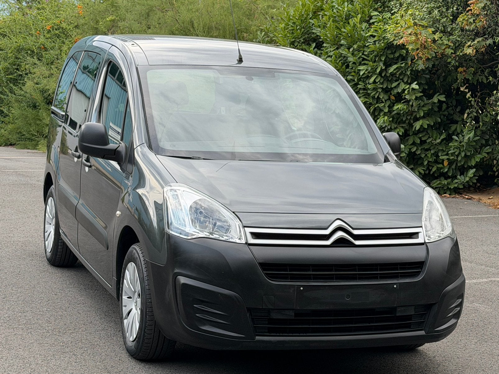 Citroën Berlingo 1.6 Hdi/1 Main - 5 zitplaatsen - Airco, Euro 6, 4 cilinders, 1578 cc, Zilver of Grijs