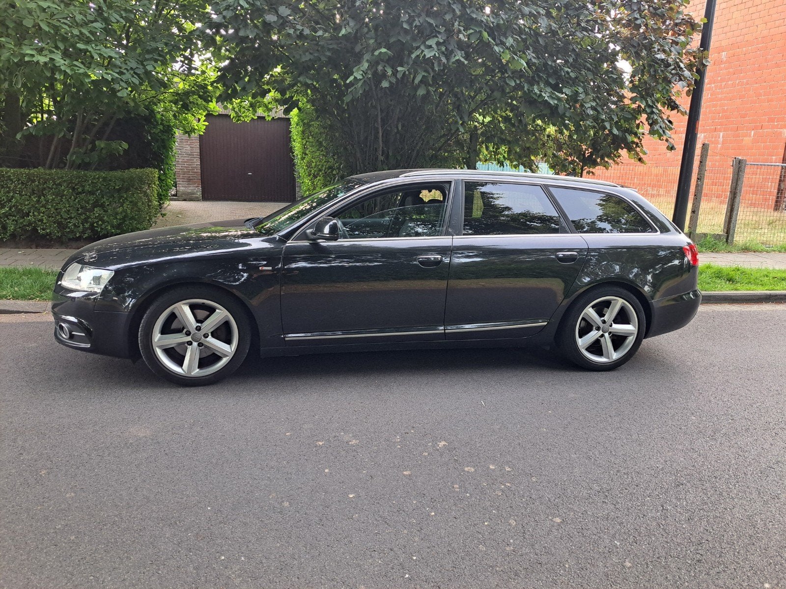 Audi A6 2.0 TDI S-Line. Avec 163 000 km. 5 euros., Cuir, Euro 5, Noir, Particulier