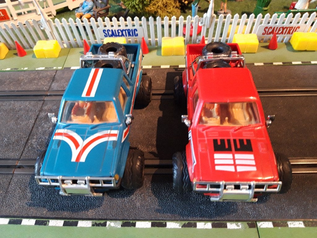SCALEXTRIC - DATSUN 4 x 4 - Référence C 328 et C 329, Enlèvement