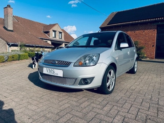Ford Fiesta 1.3 Essence * Garantie * Euro4 *, 144 g/km, Argent ou Gris, Achat, Garantie prolongée