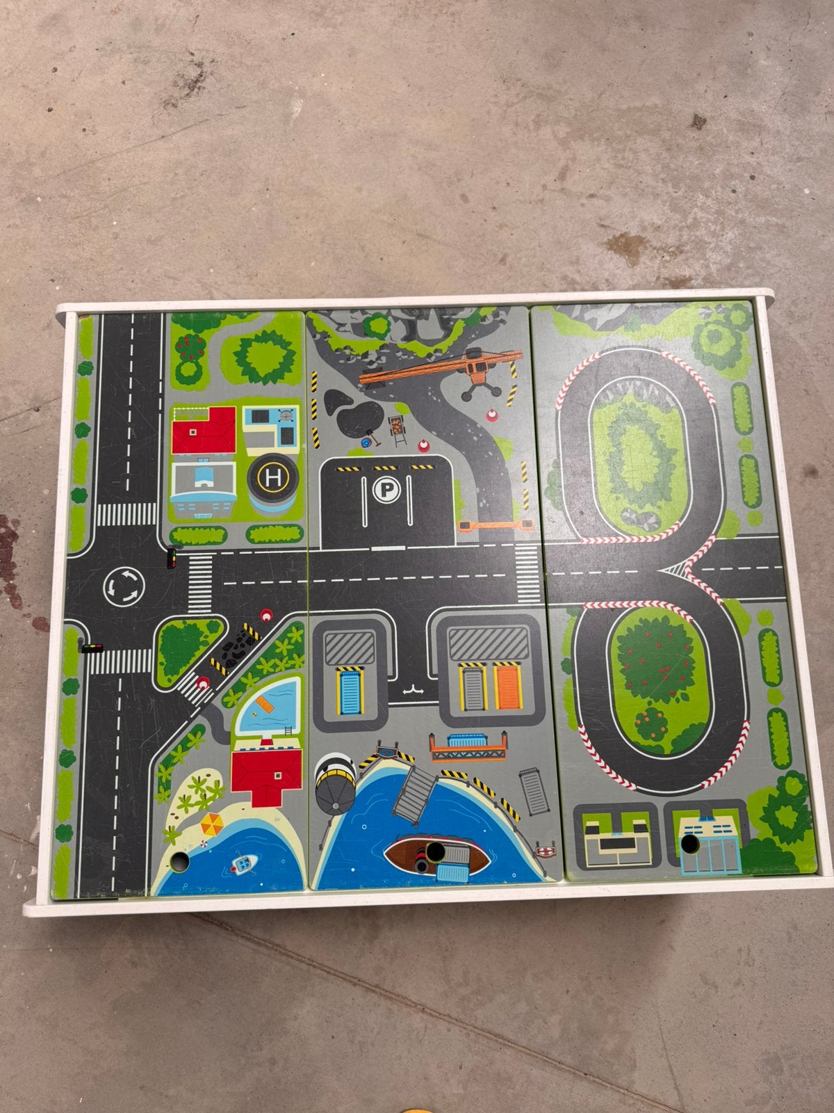 Table jeux et rangement, Enlèvement, Comme neuf