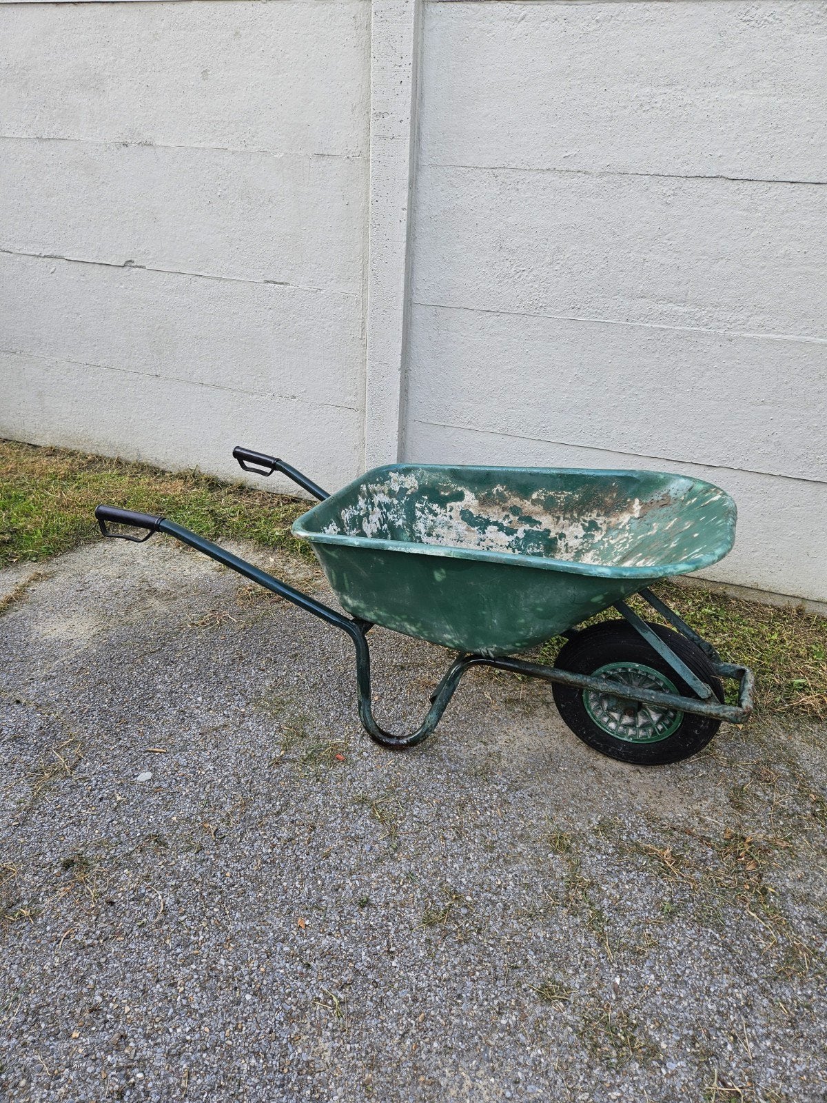 Kruiwagen met pvc bak gebruikt maar in goede staat FORT, Ophalen
