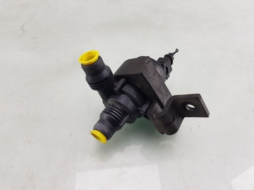 EXTRA WATERPOMP BMW 6 serie (E64) (|64116988960|6988960|), Gebruikt, BMW, Petuelring 130
80809  München, DE, Bayerische Motoren Werke AG