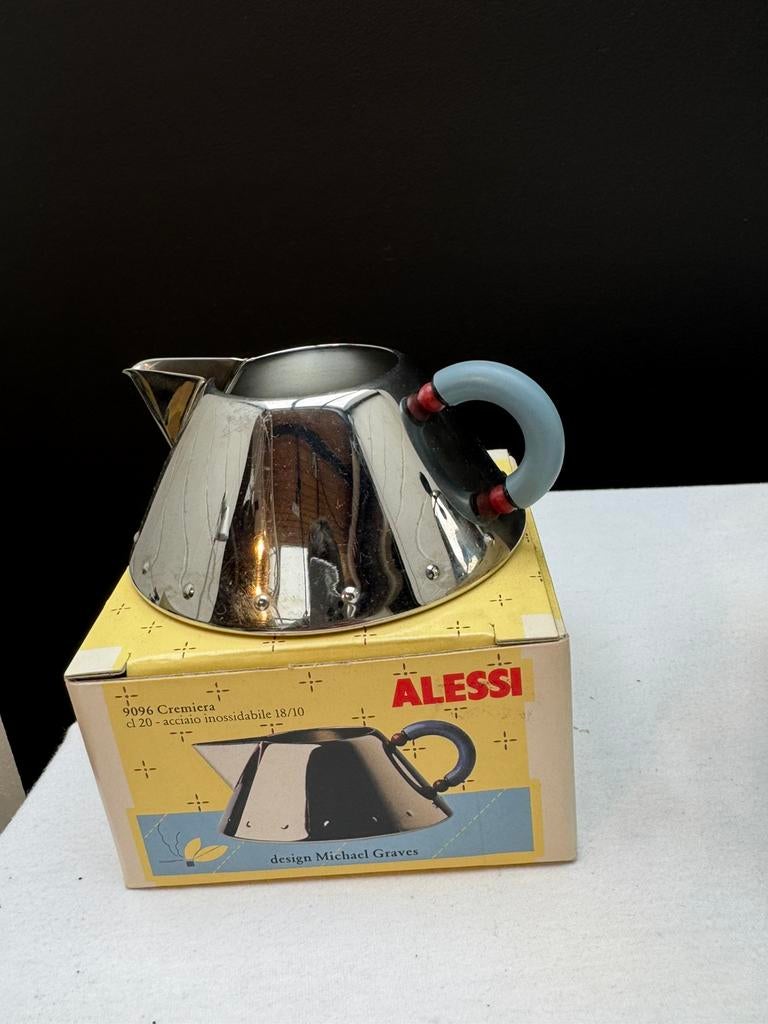 Pot à lait design de Michael Graves pour Alessi, Maison & Meubles, Cuisine | Ustensiles de cuisine, Enlèvement, Comme neuf, Alessi