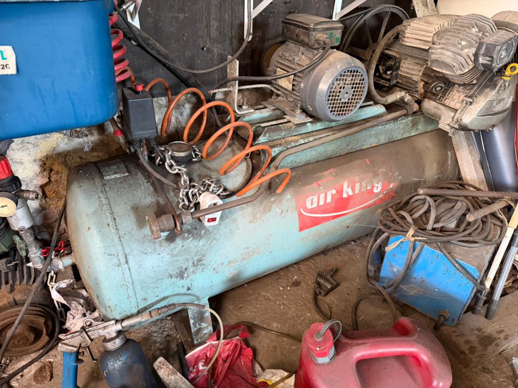 Gros compresseur fonctionnel, Bricolage & Construction, Compresseurs, 400 à 800 litres/min, Enlèvement, Utilisé, 10 bars ou plus