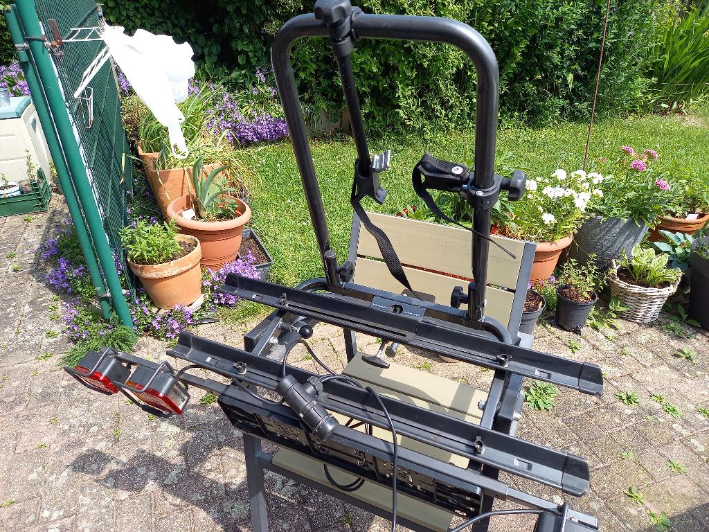 Fietsdrager op trekhaak, Ophalen, 2 fietsen, Zo goed als nieuw, Trekhaakdrager