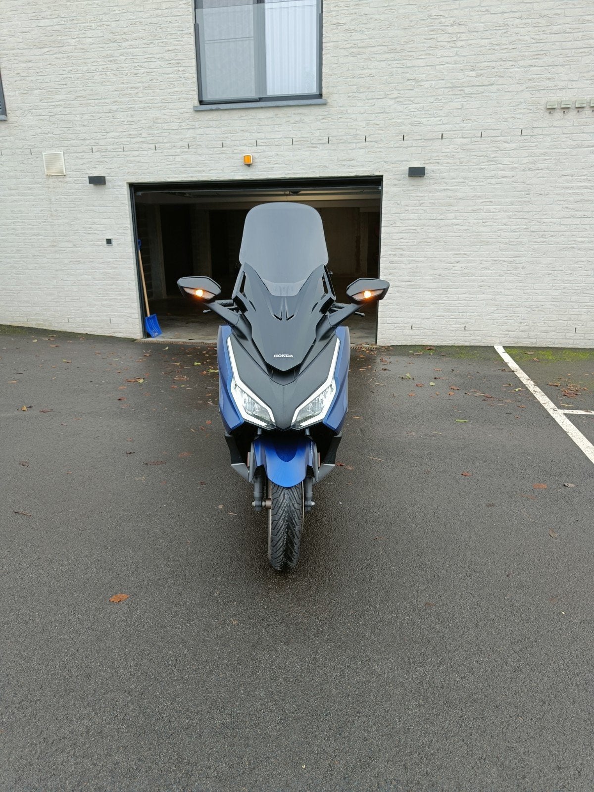Scooter Honda Forza 350, Particulier