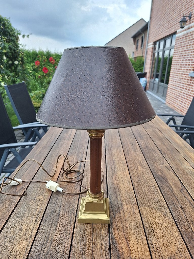 Vintage kastlamp met leren kap en houten voet, Ophalen, Gebruikt, Hout, 50 tot 75 cm