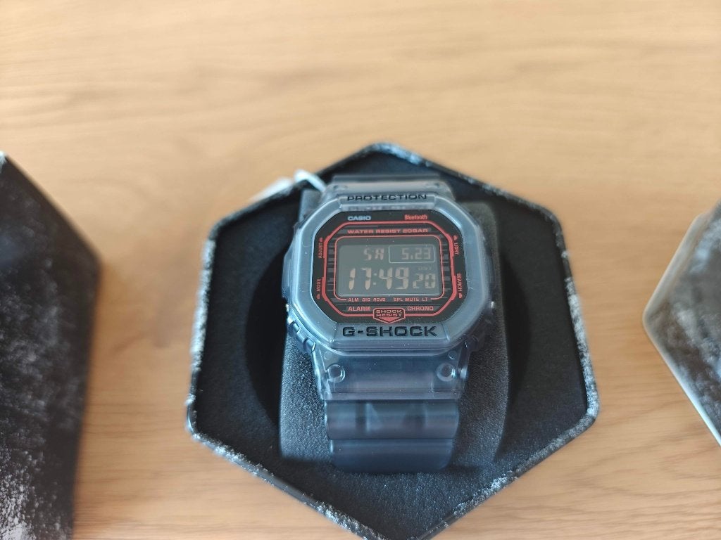 Casio G-Shock DW-B5600G-1 Bluetooth-horloge, Handtassen en Accessoires, Horloges | Heren, Casio, Kunststof, Polshorloge, Nieuw