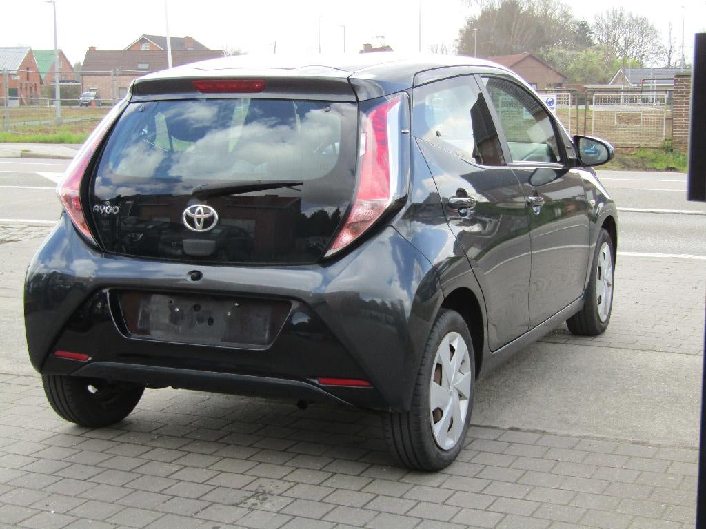 Toyota aygo 1.0 benzine, Auto's, Toyota, Voorwielaandrijving, 4 zetels, Stof, 4 cilinders