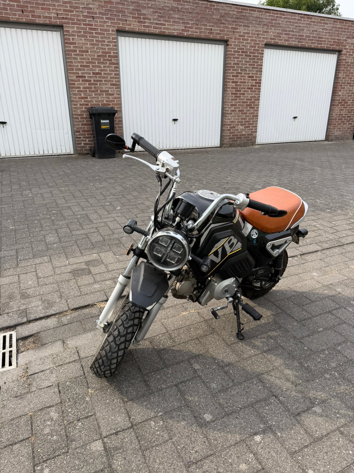 50cc semi automaat 2024 1500km, Fietsen en Brommers, Ophalen, Zo goed als nieuw