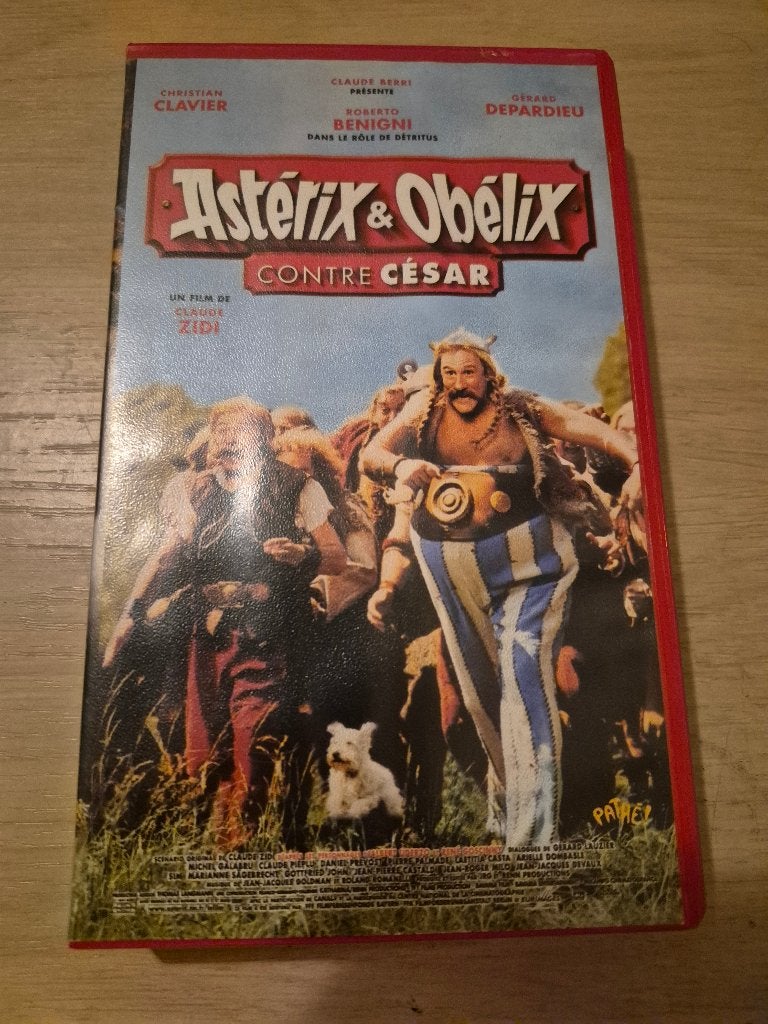 K7 VHS asterix & obelix contre cesar, Cd's en Dvd's, Ophalen of Verzenden, Zo goed als nieuw, Komedie, Frans