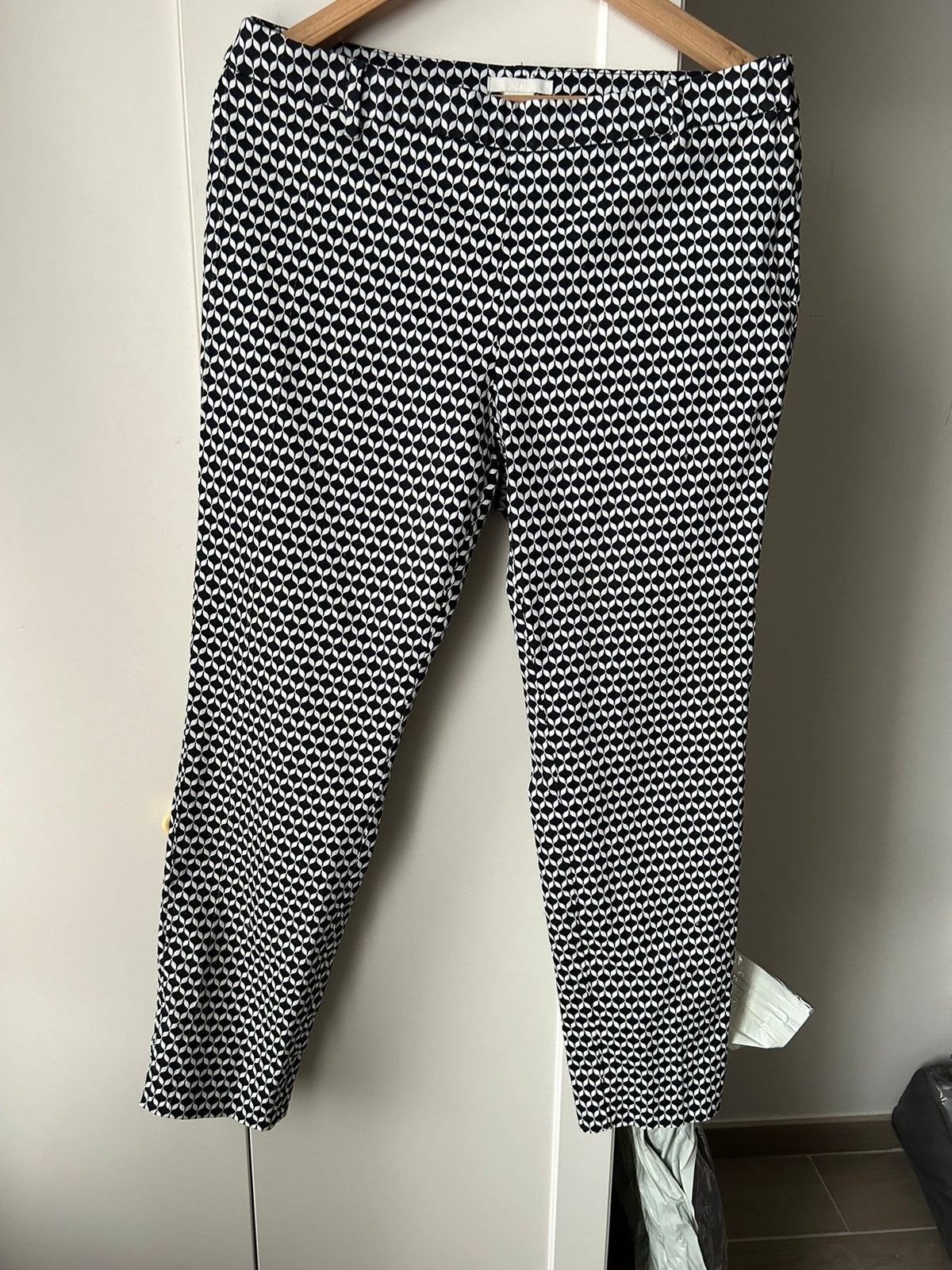 Pantalon T40, Enlèvement, Porté