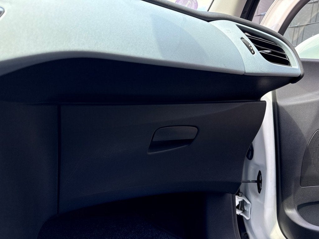 COMPARTIMENT A GANTS Citroën C3 (SC) (|825212|), Citroën, Kontakt-citroen@citroen.com, Utilisé, Citroën Deutschland GmbH