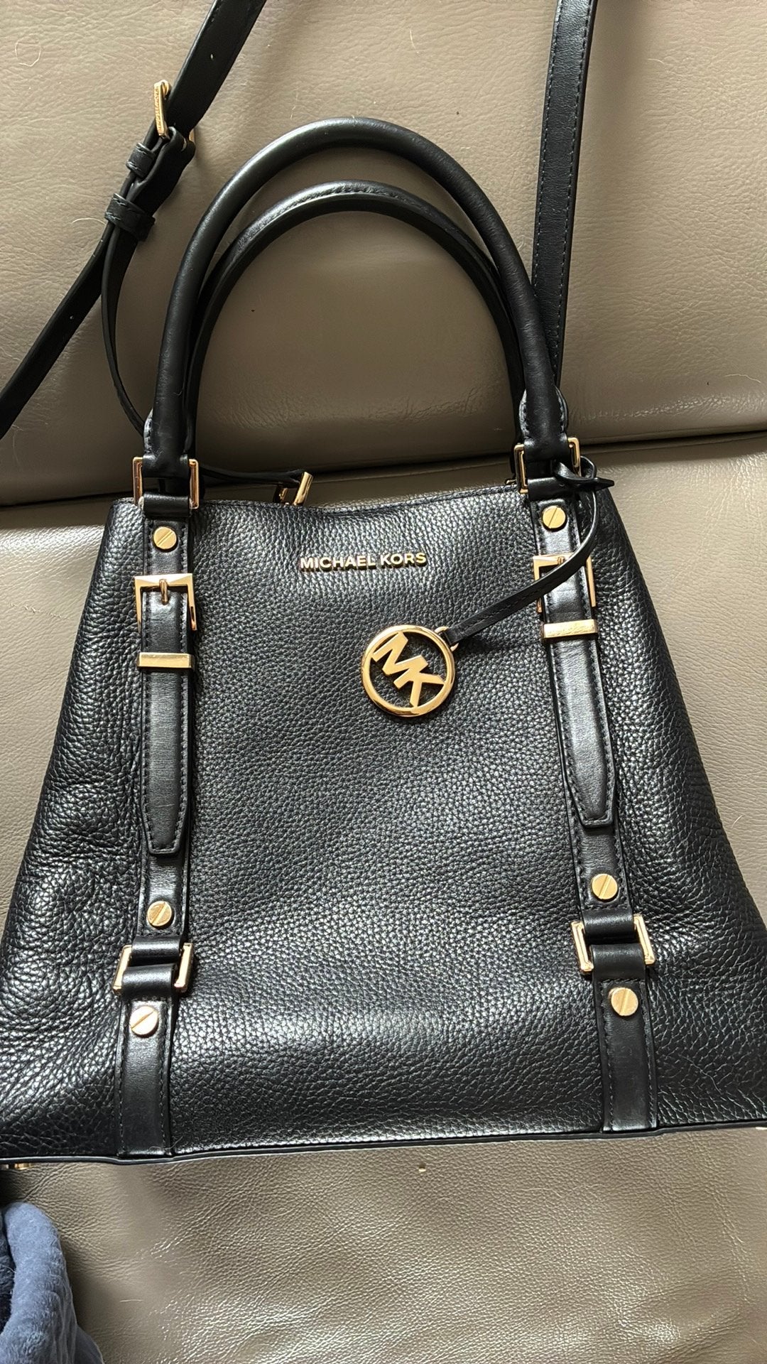 Michael Kors zwarte tas, Handtassen en Accessoires, Tassen | Damestassen, Ophalen of Verzenden, Zo goed als nieuw, Zwart