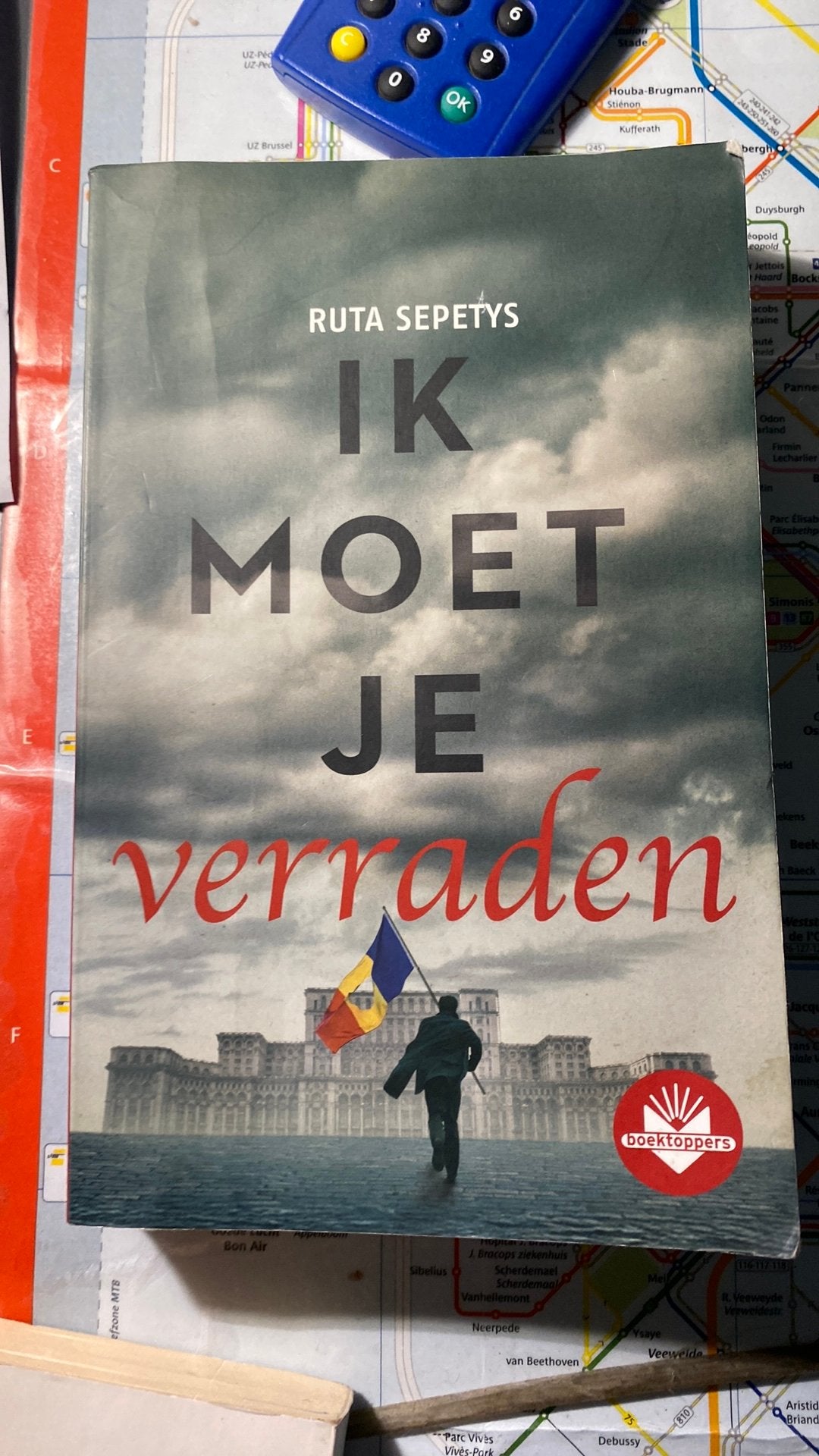 Ik moet je verraden, Ruta Sepetys, Enlèvement, Comme neuf