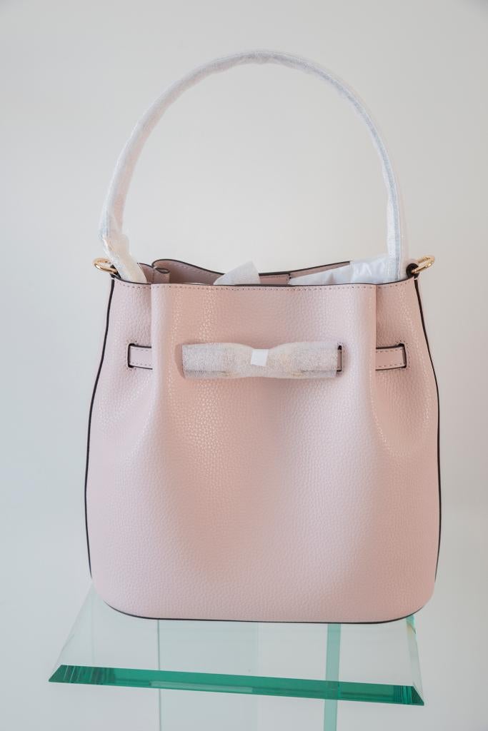 Handtas Michael Kors Carson Bucket Bag nieuw, Handtassen en Accessoires, Tassen | Damestassen, Nieuw, Handtas, Roze, Ophalen of Verzenden