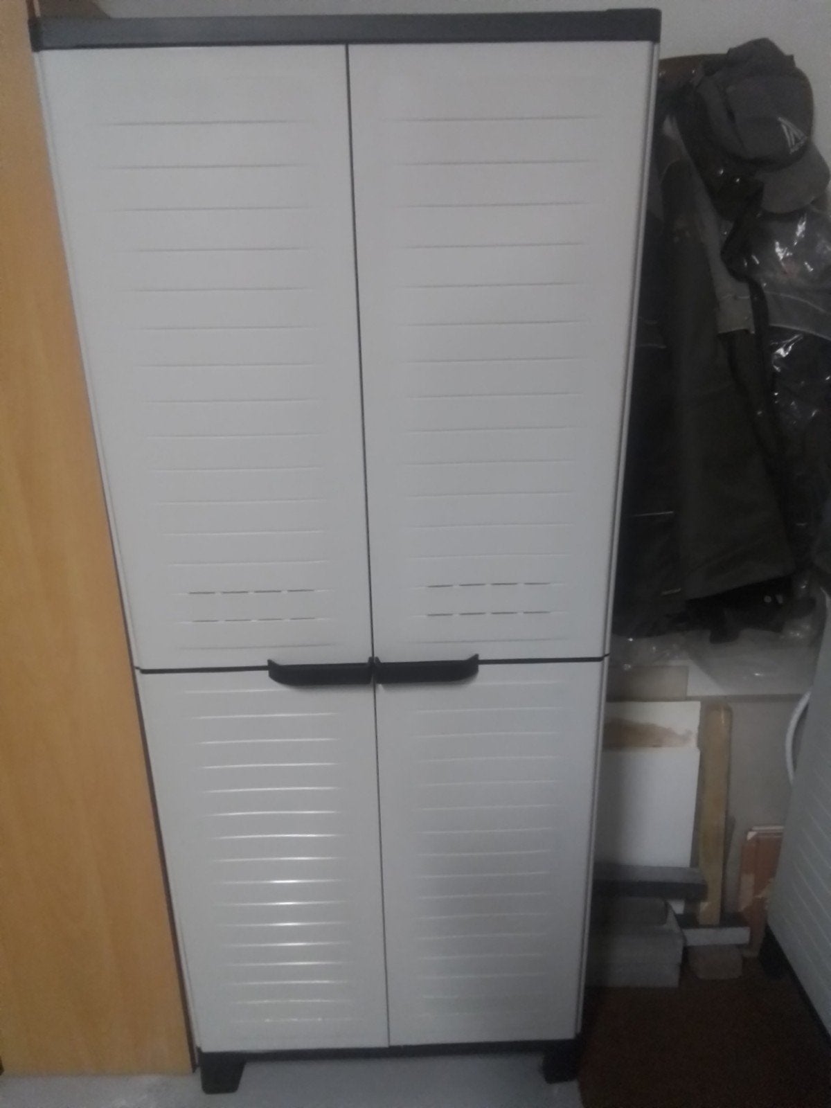 Opberg kast, Ophalen