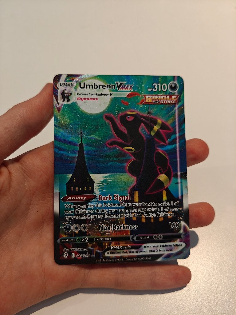 Umbreon Vmax nummer 215/203, Ophalen, Zo goed als nieuw, Losse kaart