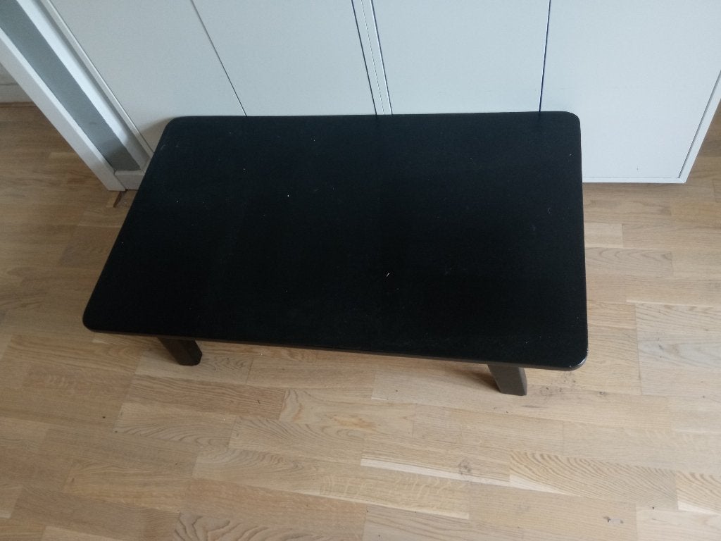 table basse en bois peinte en noir 10€, Maison & Meubles, Tables | Tables de salon, 100 à 150 cm, Moins de 50 cm, Enlèvement, Utilisé