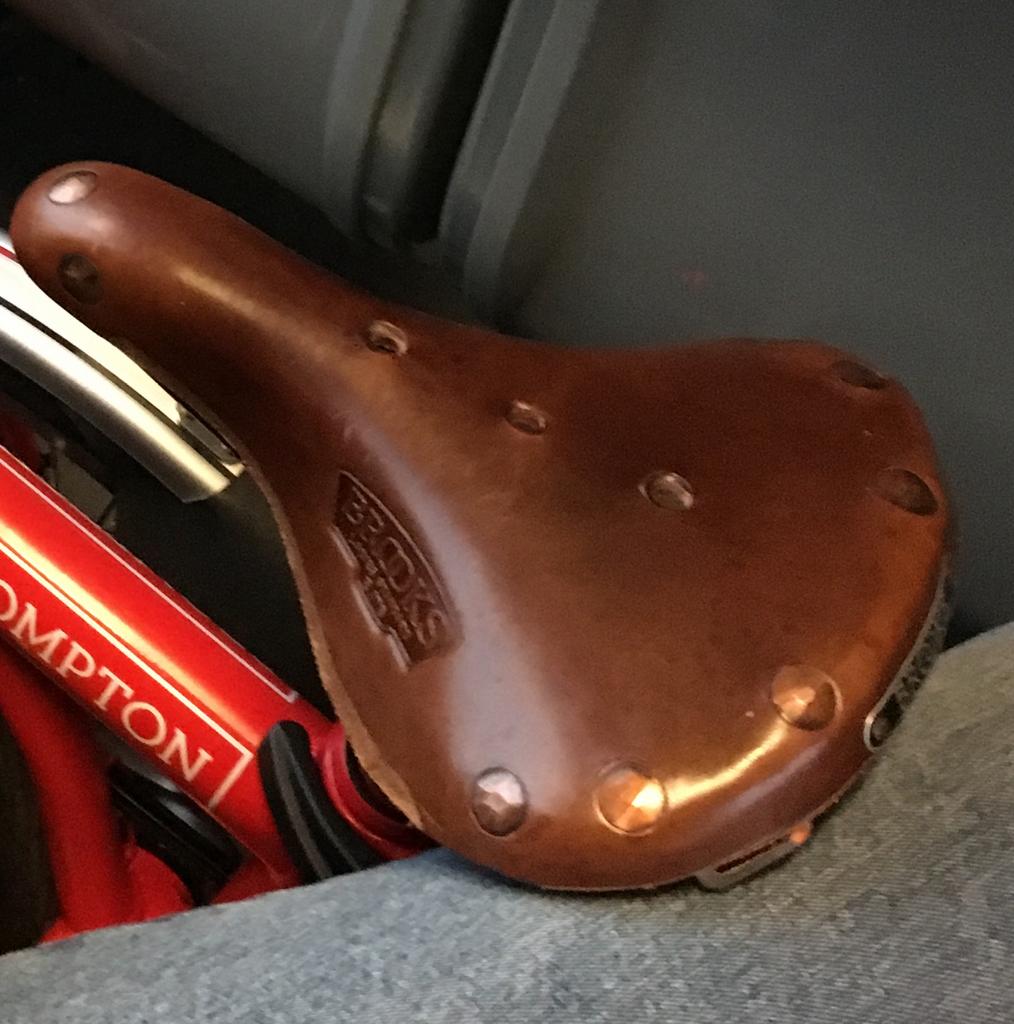 Brompton brooks vrouwenzadel, Fietsen en Brommers, Ophalen, Zo goed als nieuw
