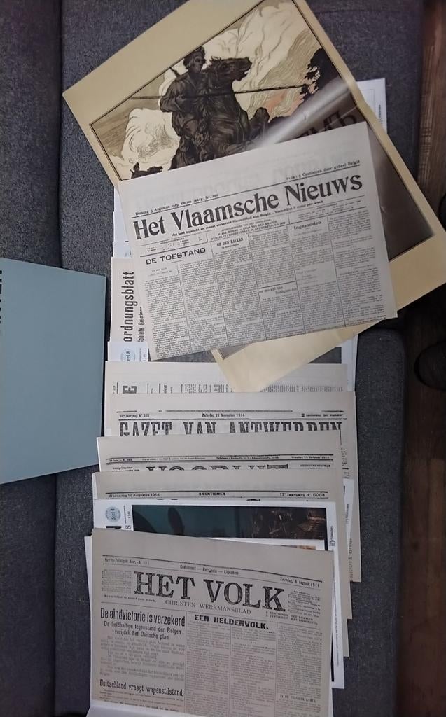 Collection de 25 journaux, affiches et documentaires de guer, Enlèvement