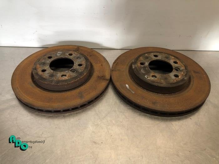 Remschijf voor van een BMW 3-Serie, Gebruikt, -, -, Ophalen of Verzenden