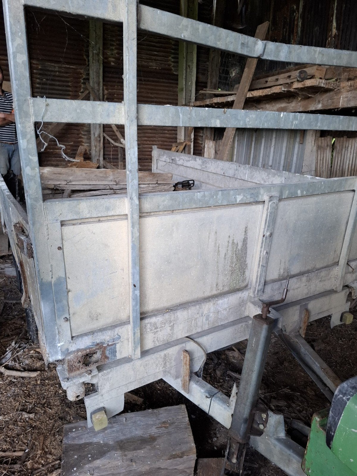 Aanhangwagen met werk, Ophalen