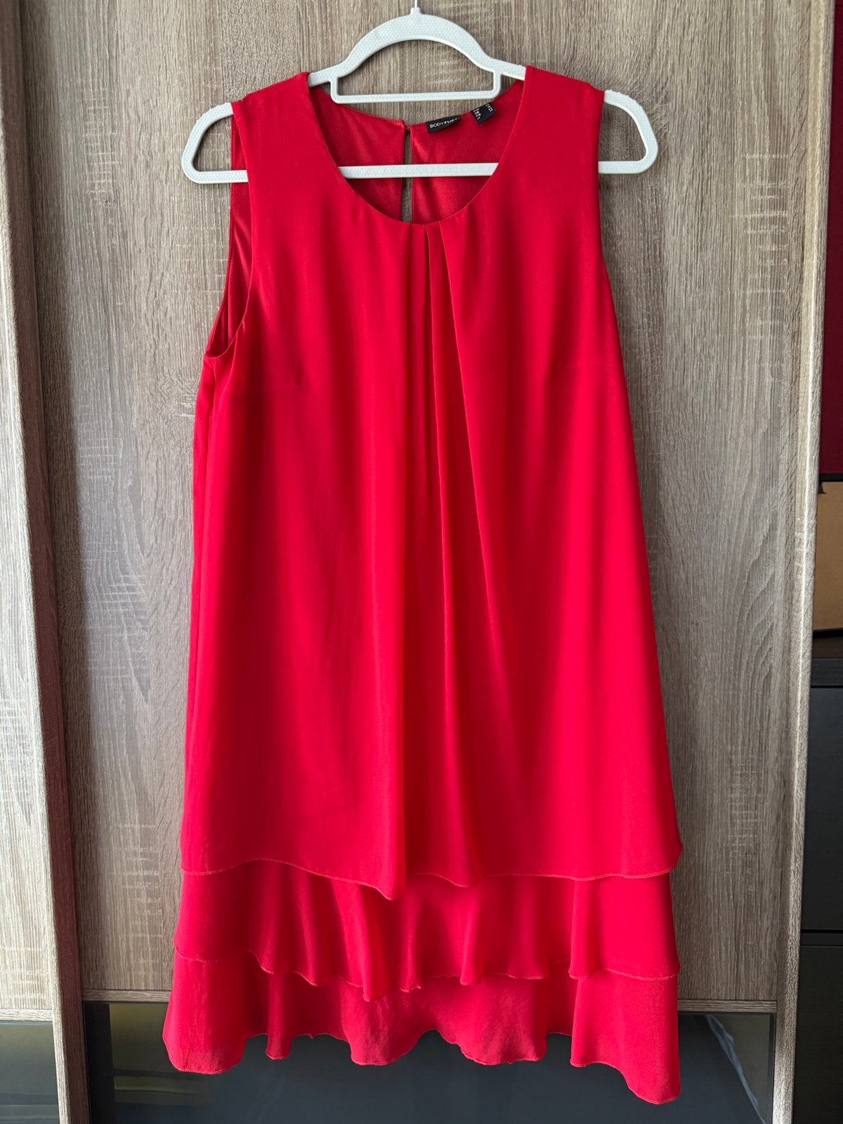 Zwierige rode jurk maat 42, Kleding | Dames, Maat 42/44 (L), Cocktailjurk, Ophalen of Verzenden, Zo goed als nieuw