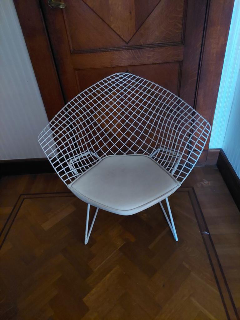 Bertoia Diamond chair met kussen, Huis en Inrichting, Ophalen, Wit