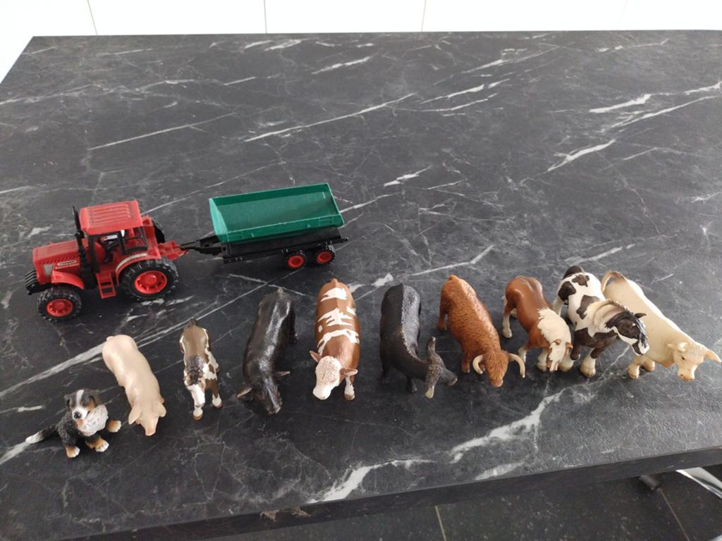 Schleich boerderij dieren met tractor., Enlèvement, Comme neuf