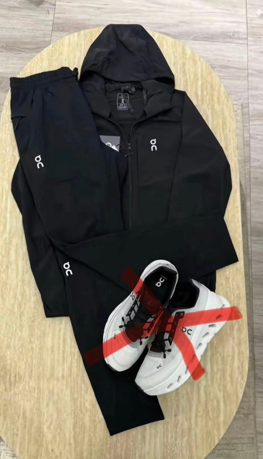 Ensemble on cloud noir, Vêtements | Hommes, Enlèvement, Comme neuf
