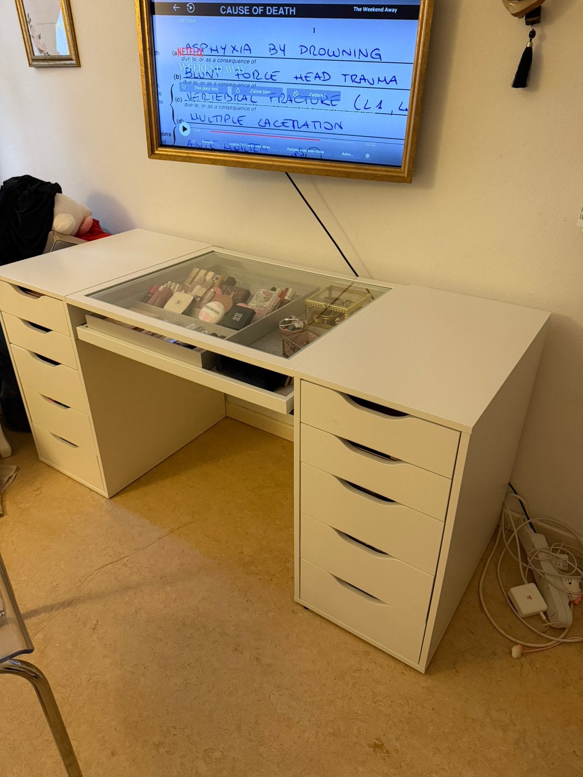 Witte kaptafel met glazen kast en talrijke laden, Huis en Inrichting, Bureaus, Zo goed als nieuw, Glas, Ophalen