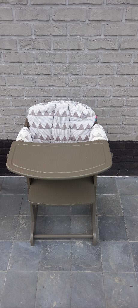 Eetstoel Pericles in hout met verkleinkussen., Ophalen, Gebruikt, Meegroeistoel, Afneembaar eetblad