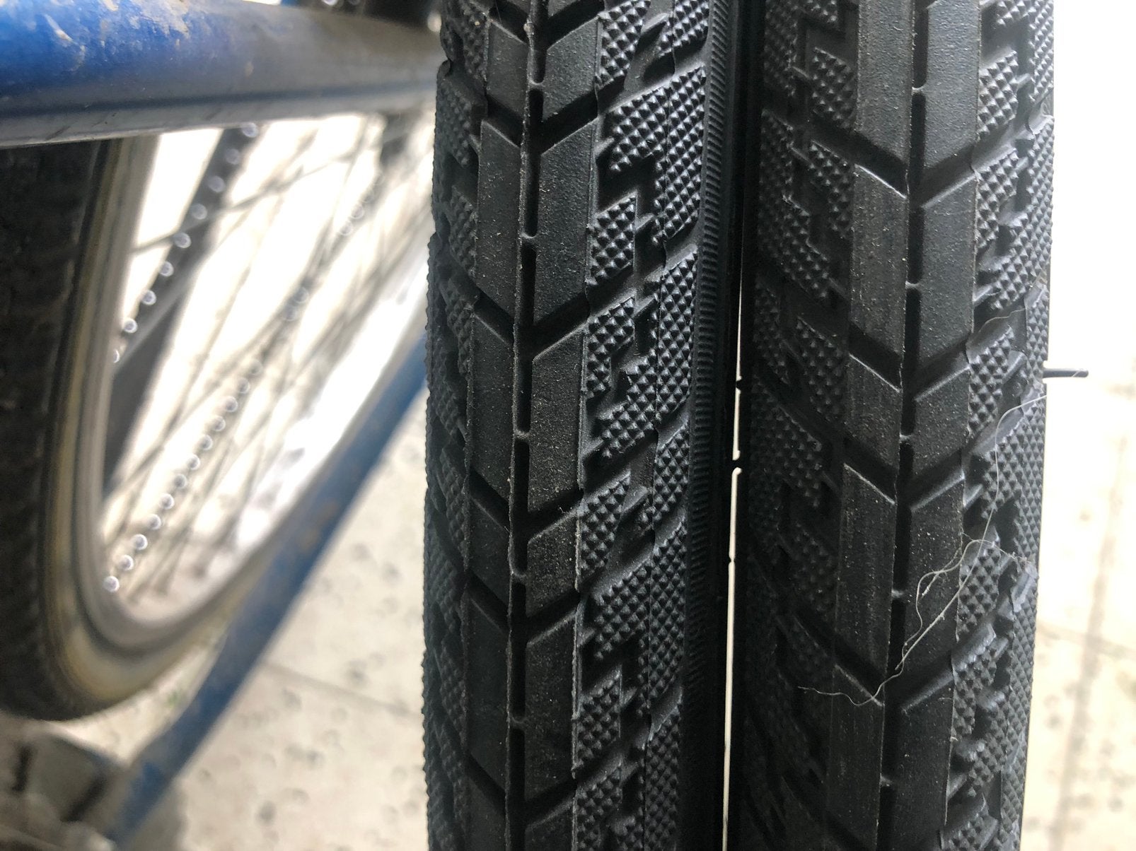 Deux pneus vélo de course neuf, Enlèvement, Pneu(s)